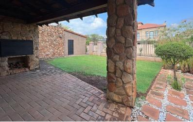 To Let 4 Bedroom Property for Rent in Melodie North West